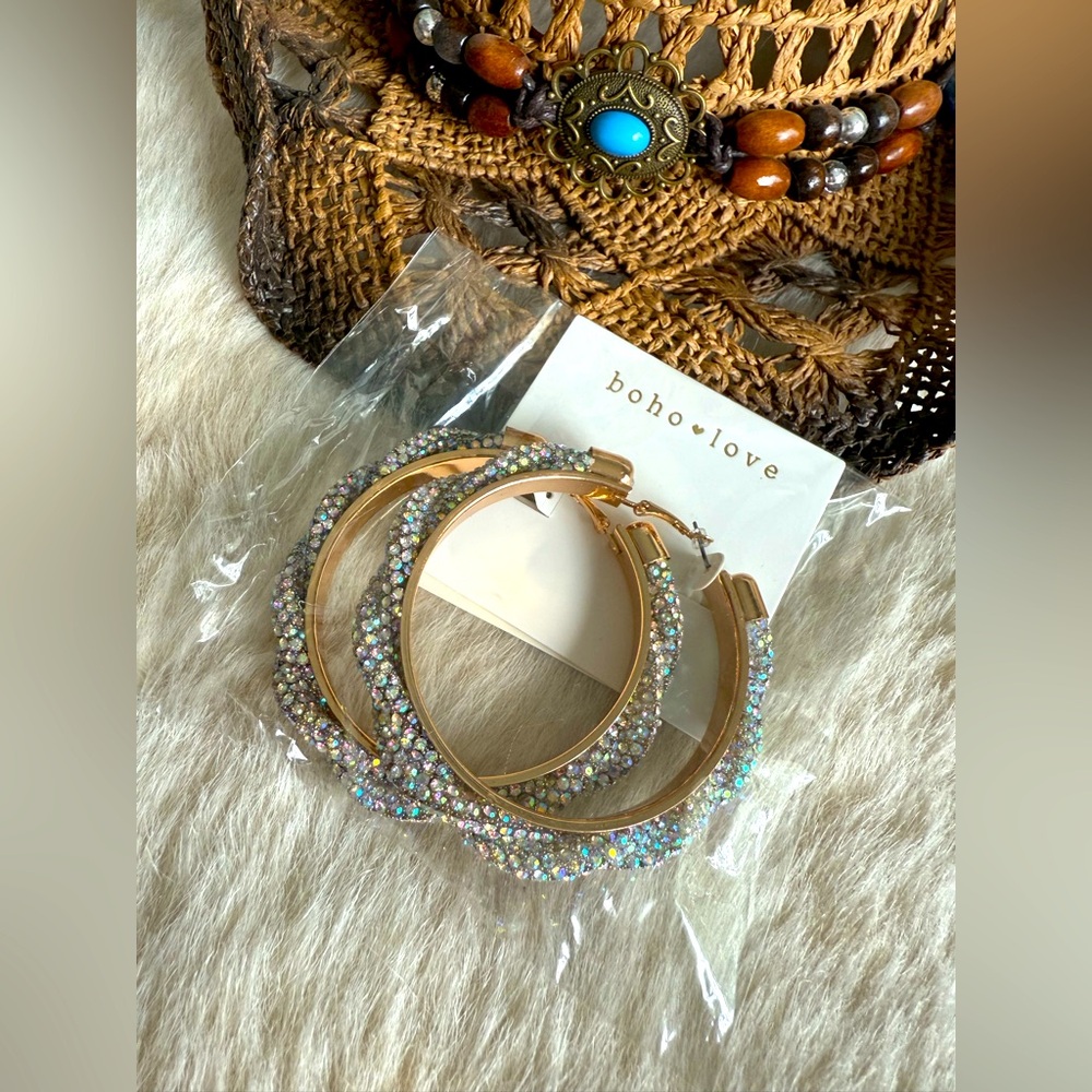 NWT! Gold Twisted Rhinestone Hoop Earrings Sparkly Easy Snap Closure Festival